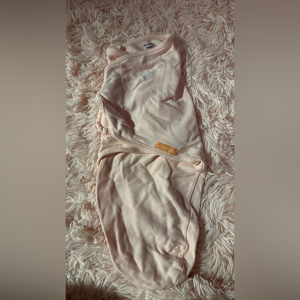 Small/medium swaddle